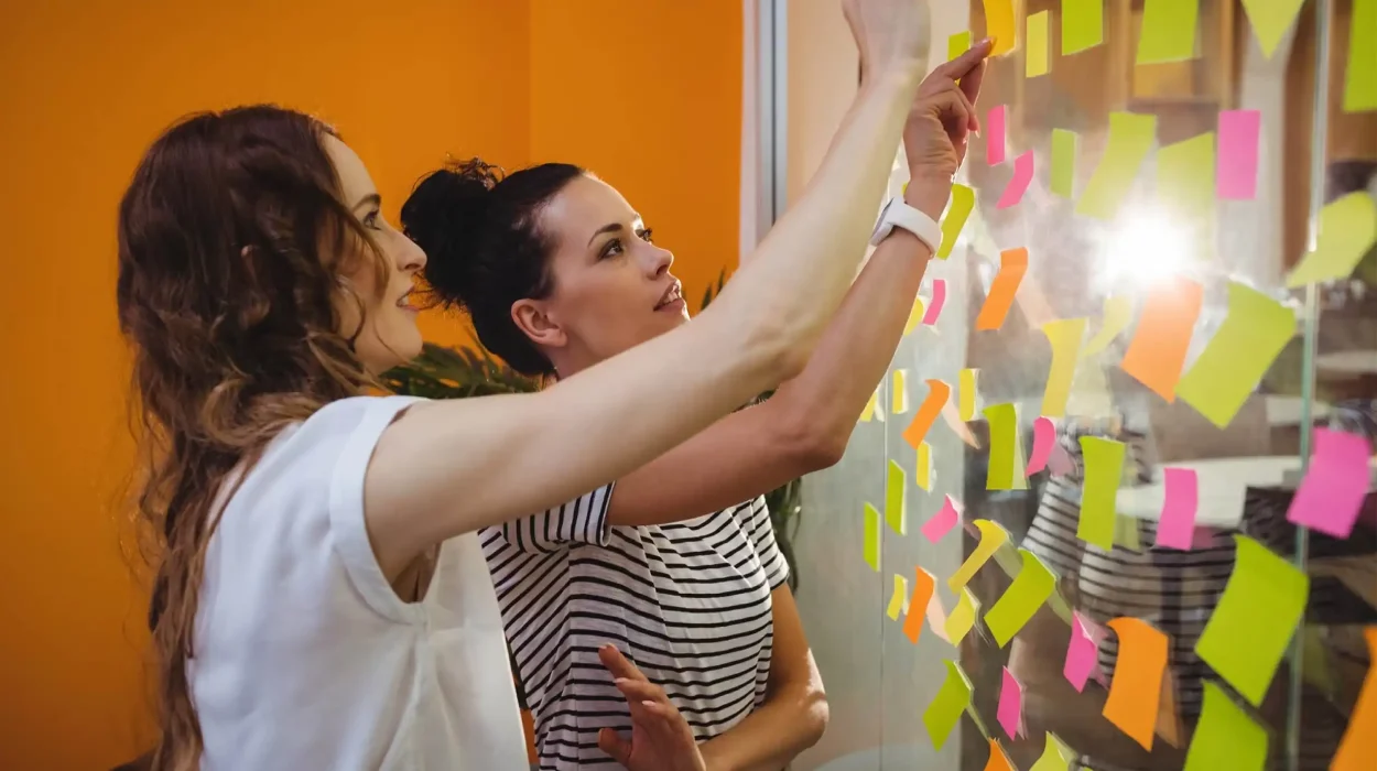 mujeres generando plan de marketing