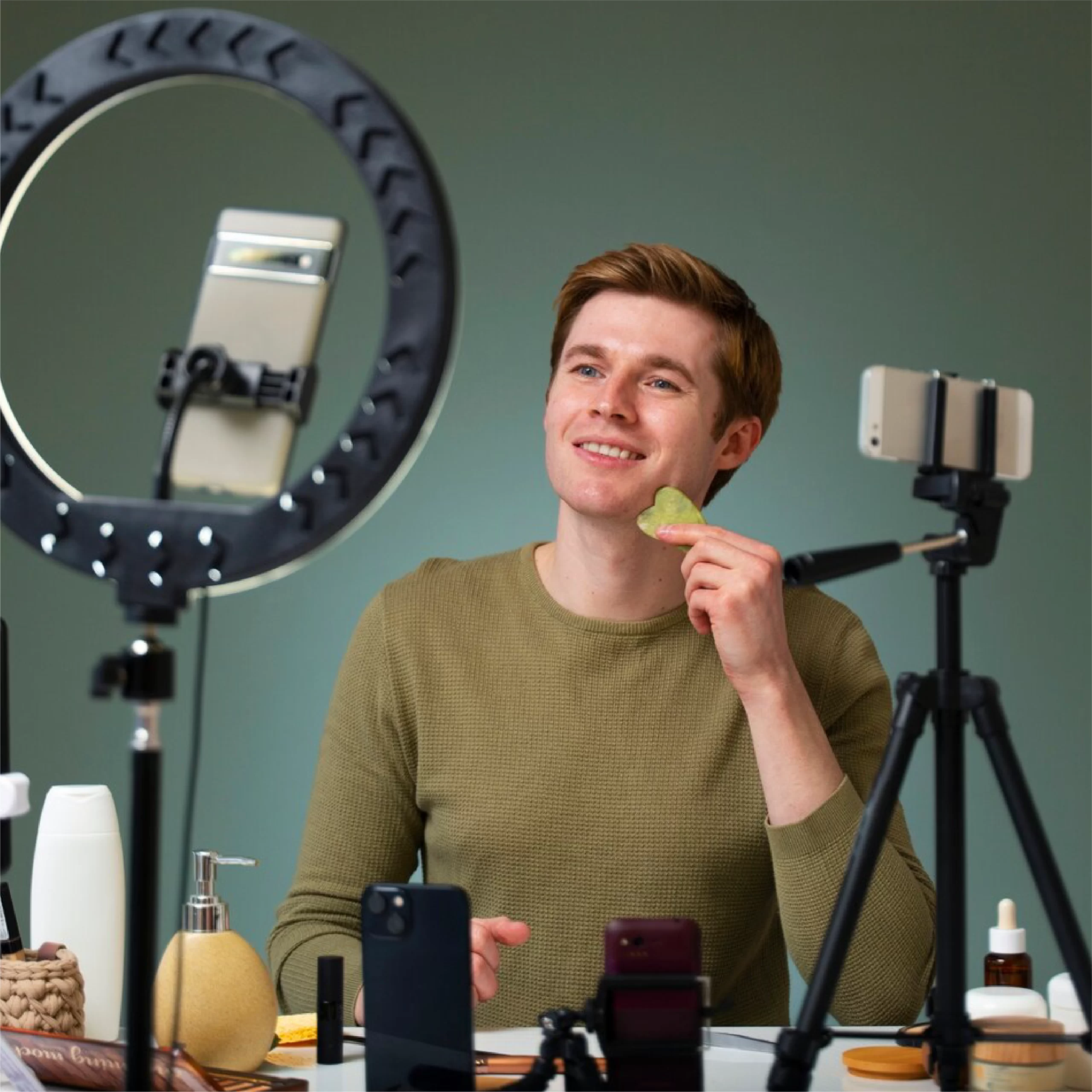 persona grabando contenidos ugc persona grabando contenidos ugc