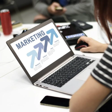 tendencias de marketing en computadora 500x500