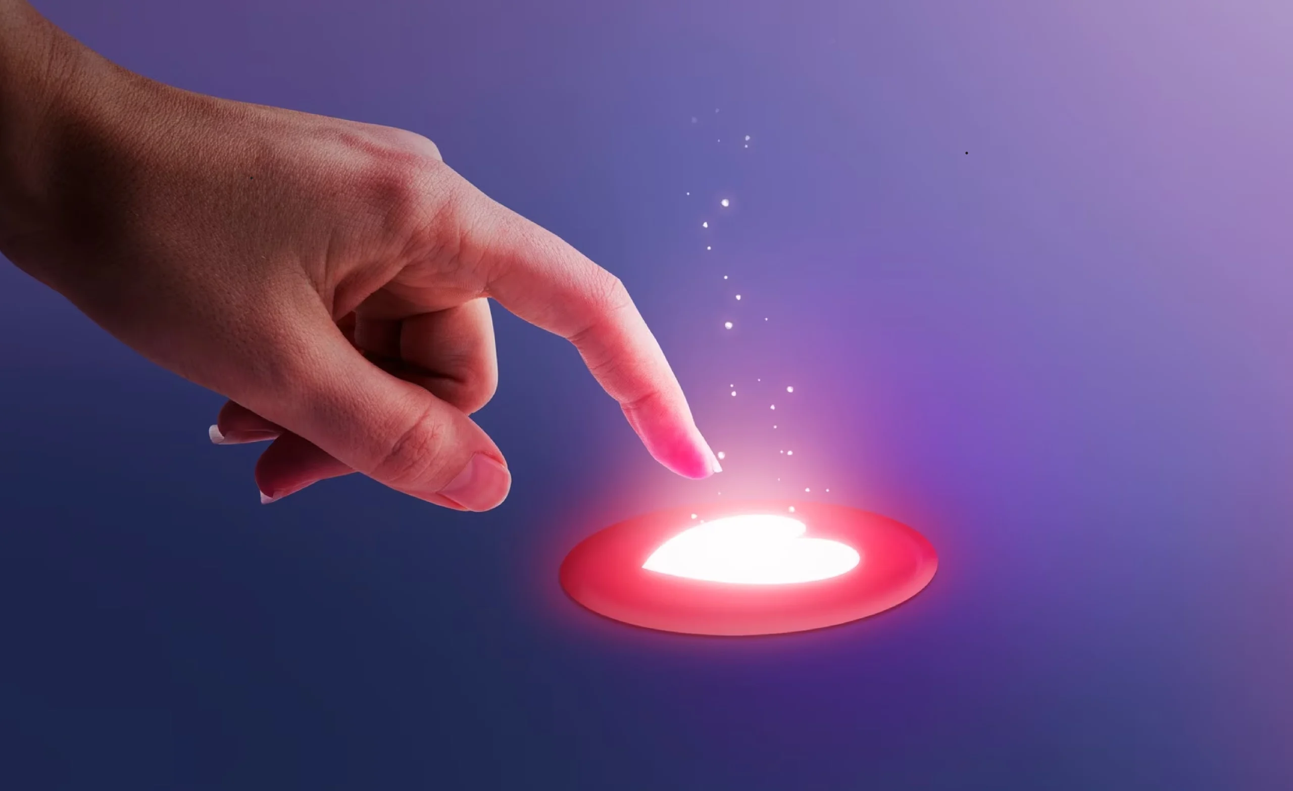 persona presionando corazon instagram