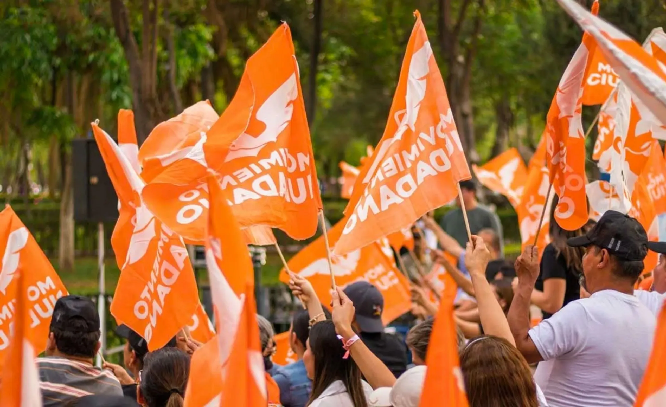 mitín de movimiento ciudadano