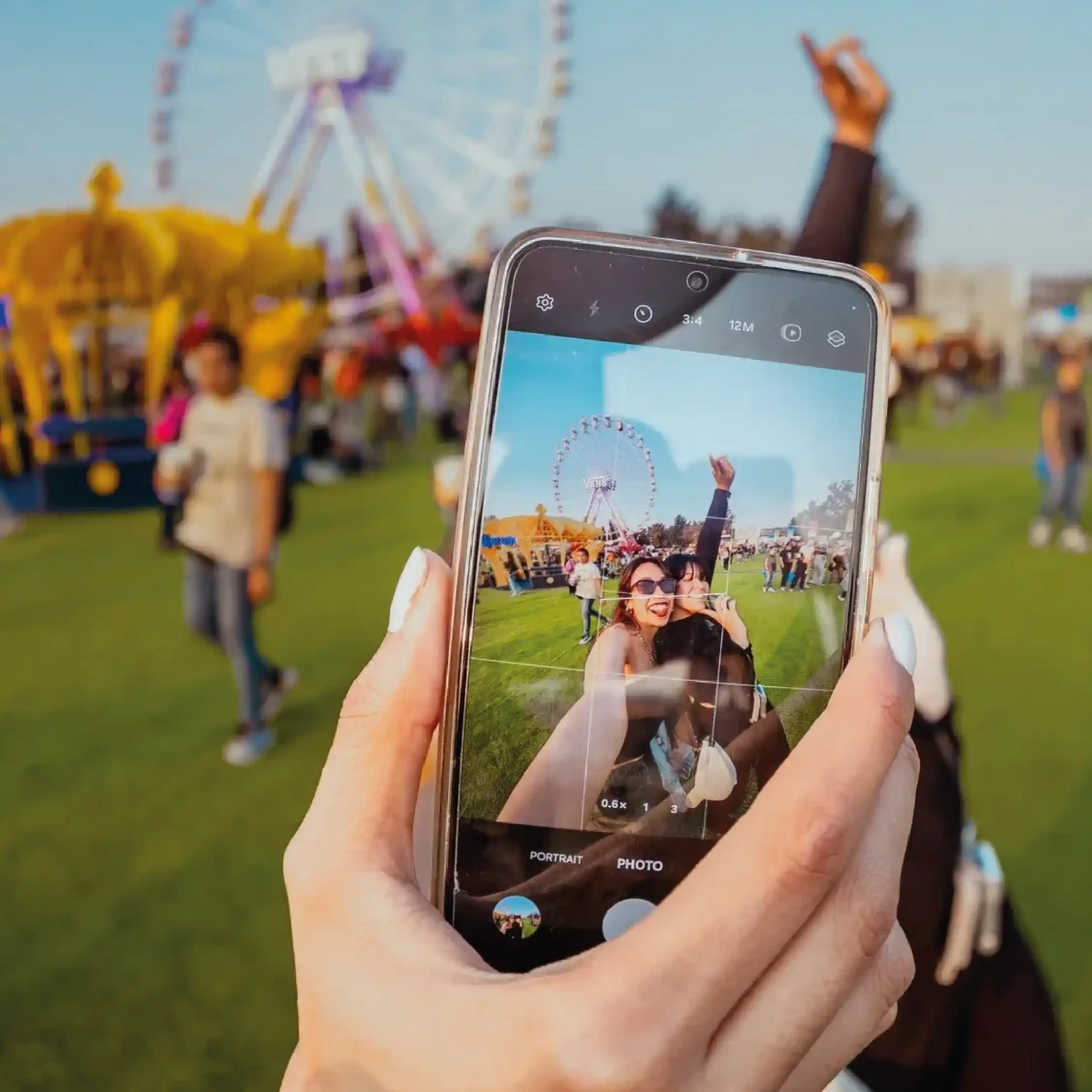 corona capital foto selfie en atracciones