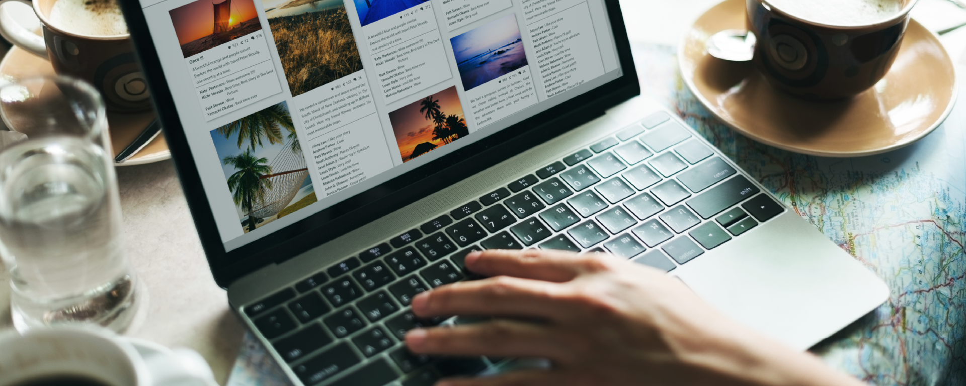 persona escribiendo blog